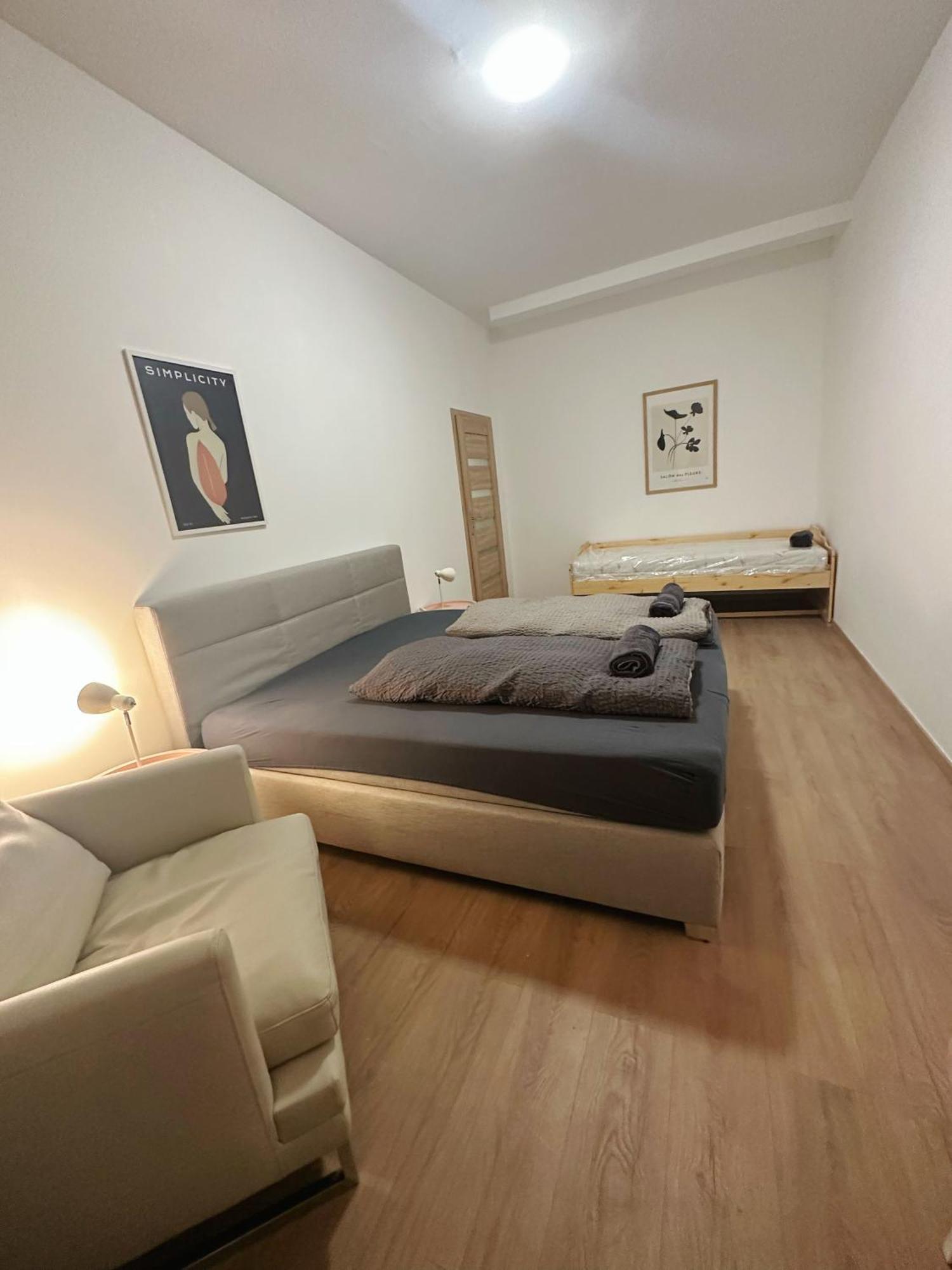 דירות דיסלדורף 2Schlafenzimmer 5Betten Montuerwhonung מראה חיצוני תמונה