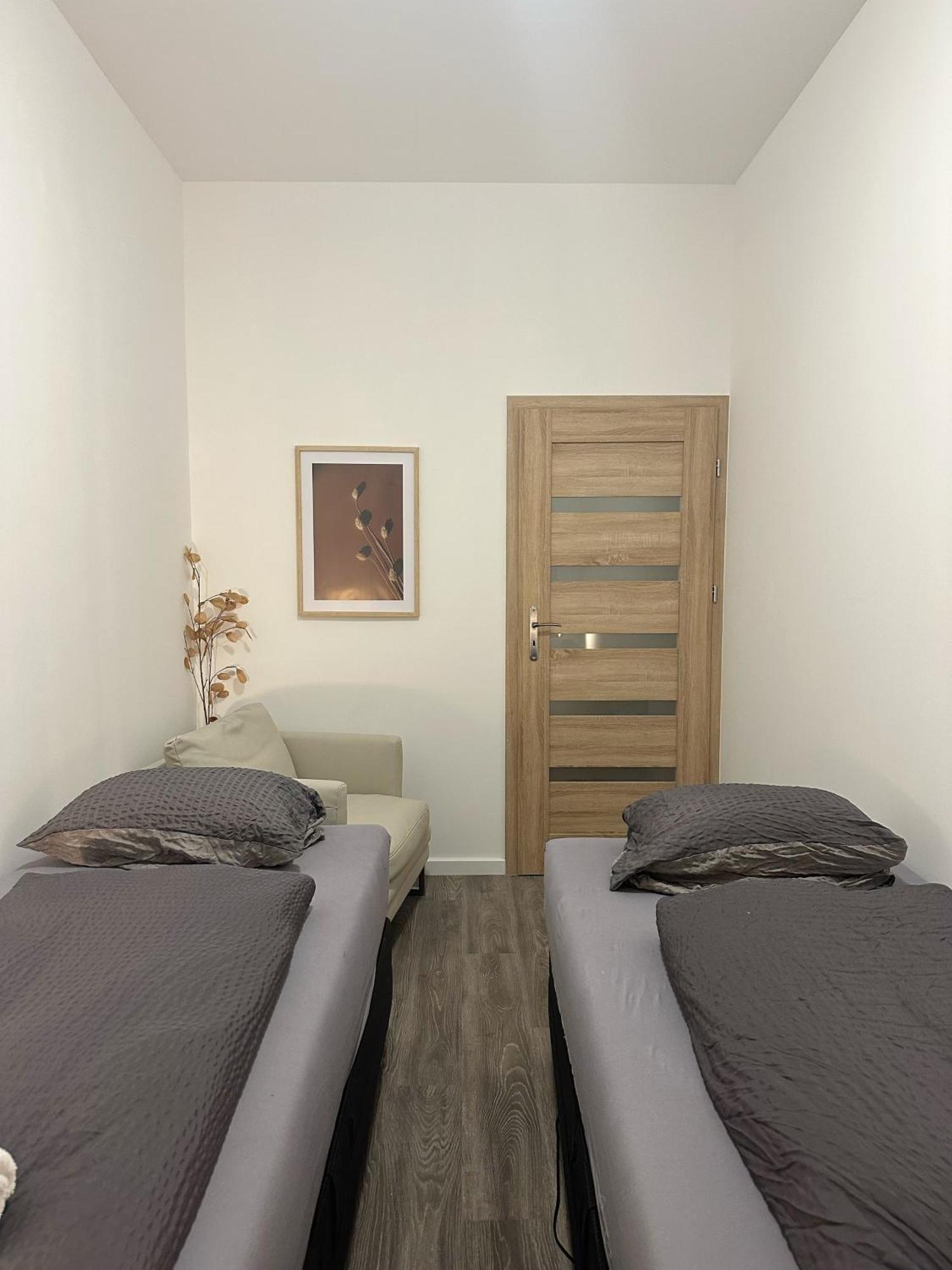 דירות דיסלדורף 2Schlafenzimmer 5Betten Montuerwhonung מראה חיצוני תמונה